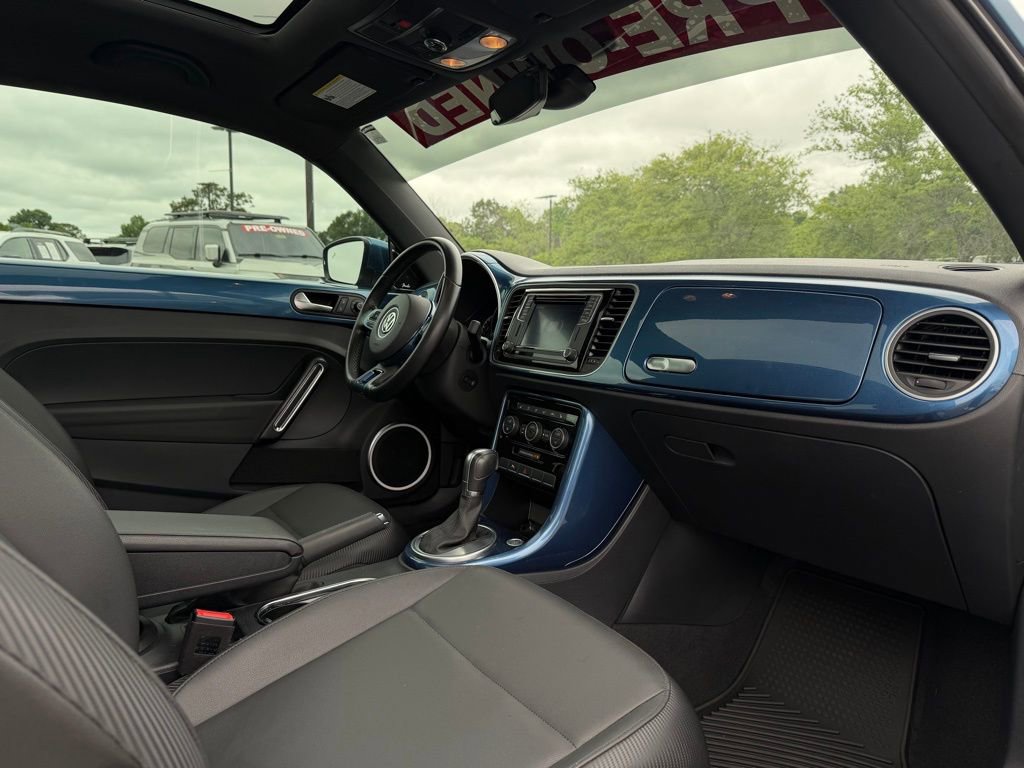 Used 2019 Volkswagen Beetle 2.0T SE w/ SE Premium Package FWD image 30