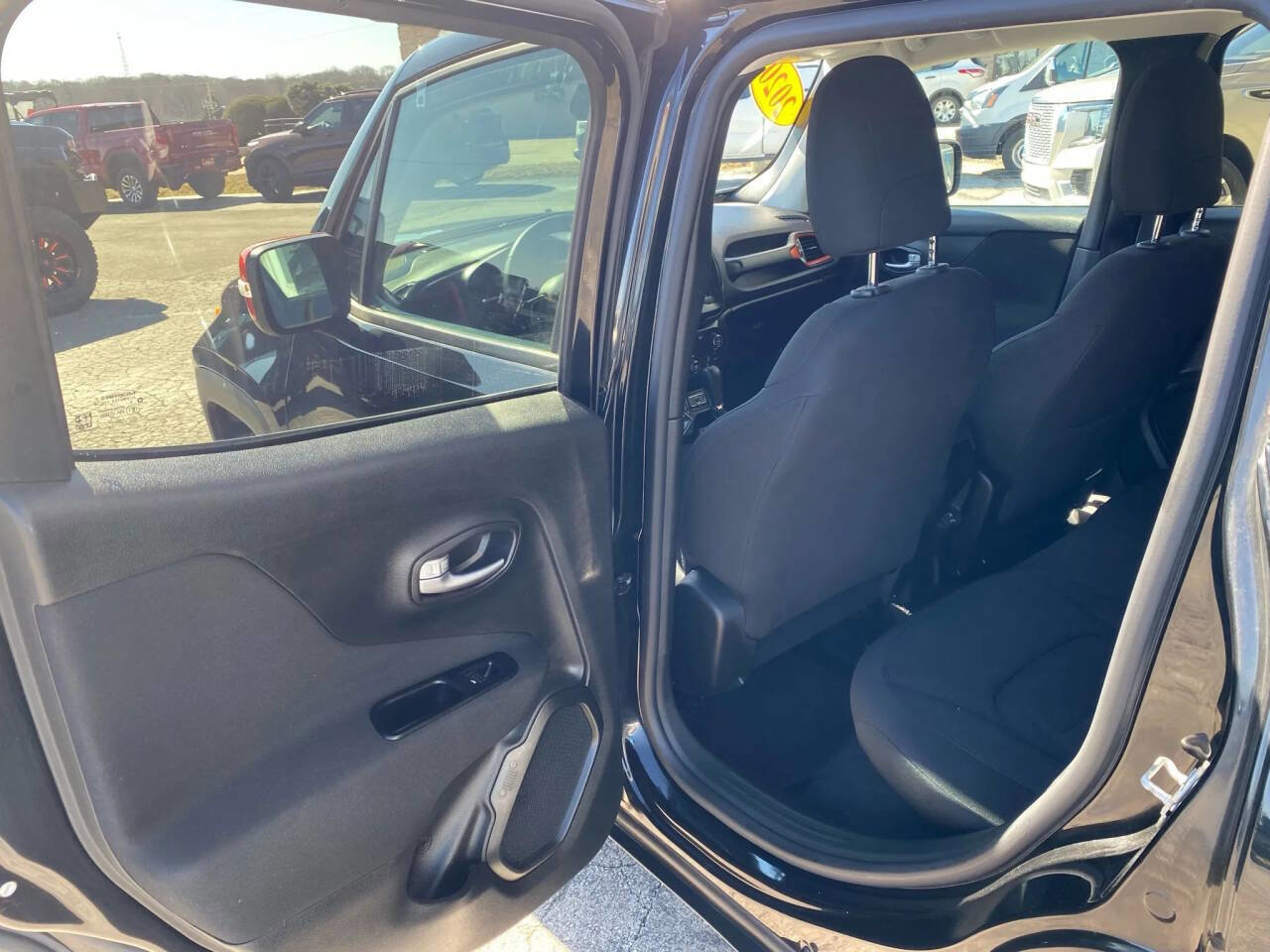 Used 2020 Jeep Renegade Latitude image 21