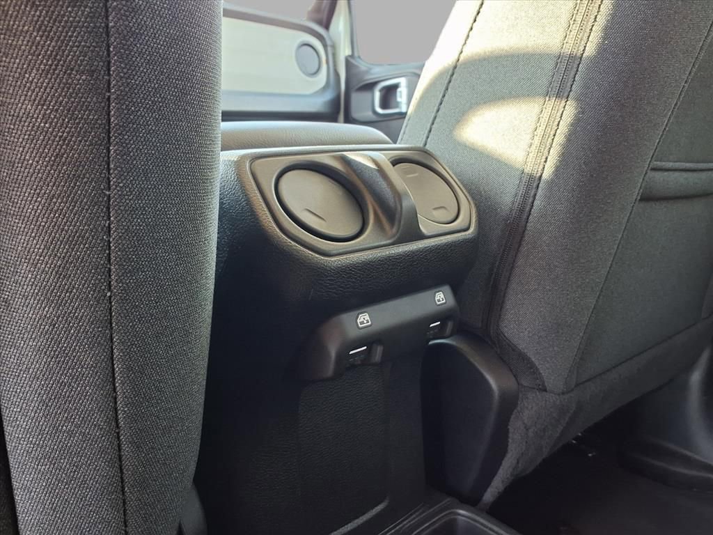 Used 2025 Jeep Wrangler Sport S image 21