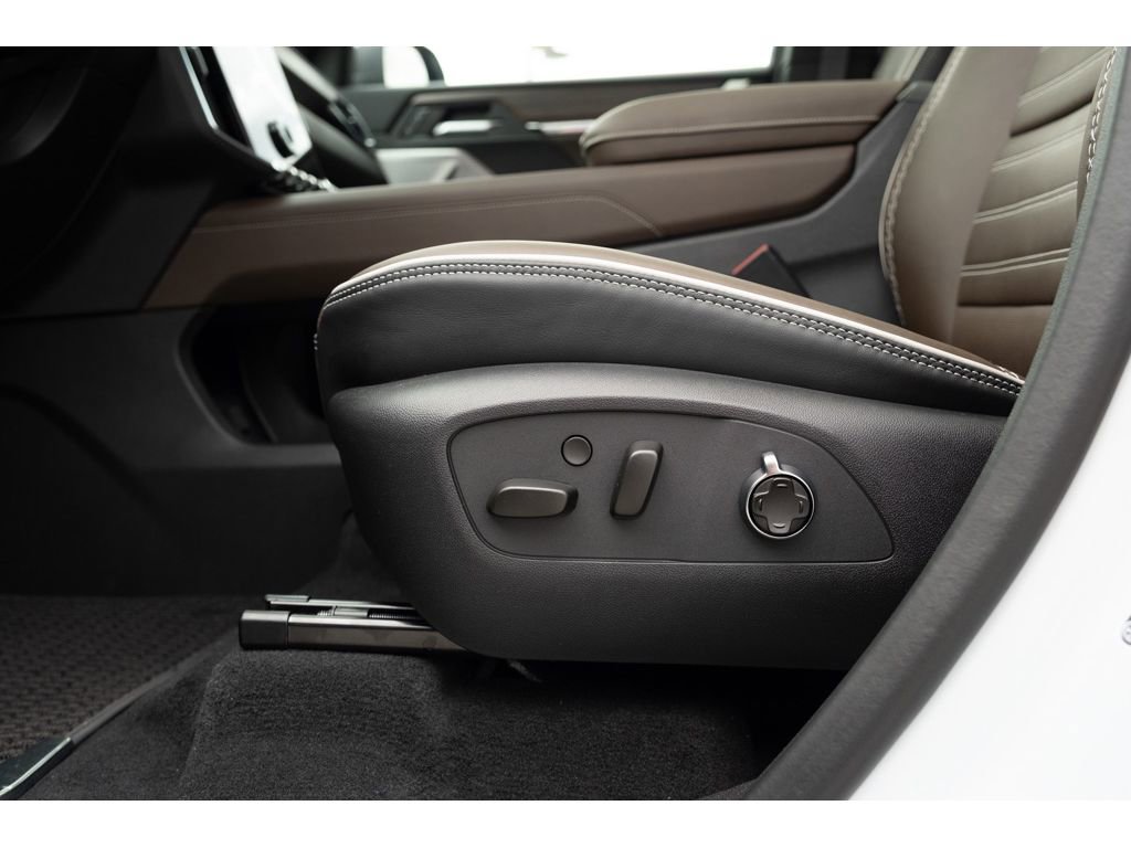 New 2026 GMC Acadia Denali Ultimate FWD image 15