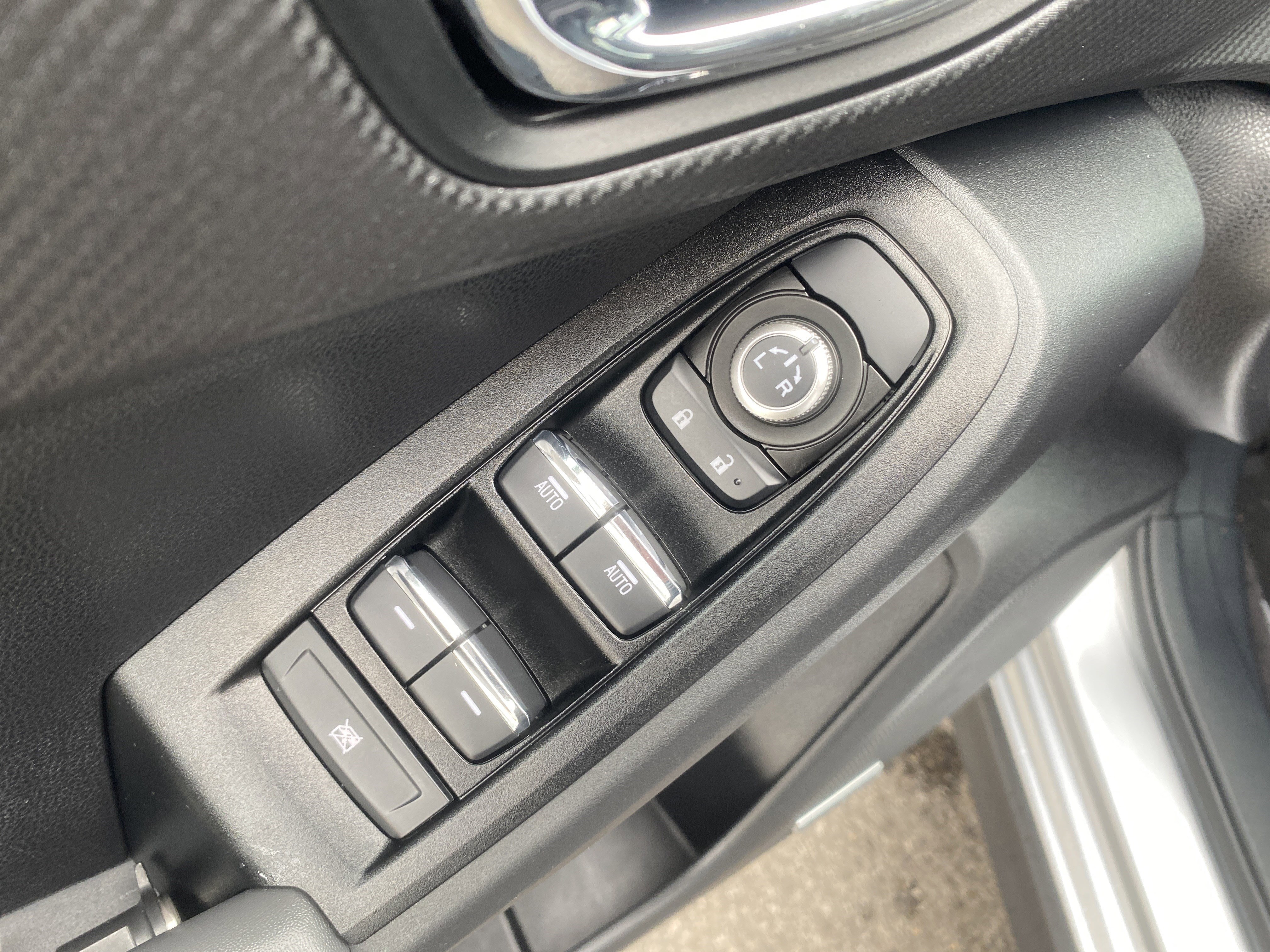 Used 2025 Subaru Crosstrek 2.5i Limited w/ Crosstrek Mirror Package image 18