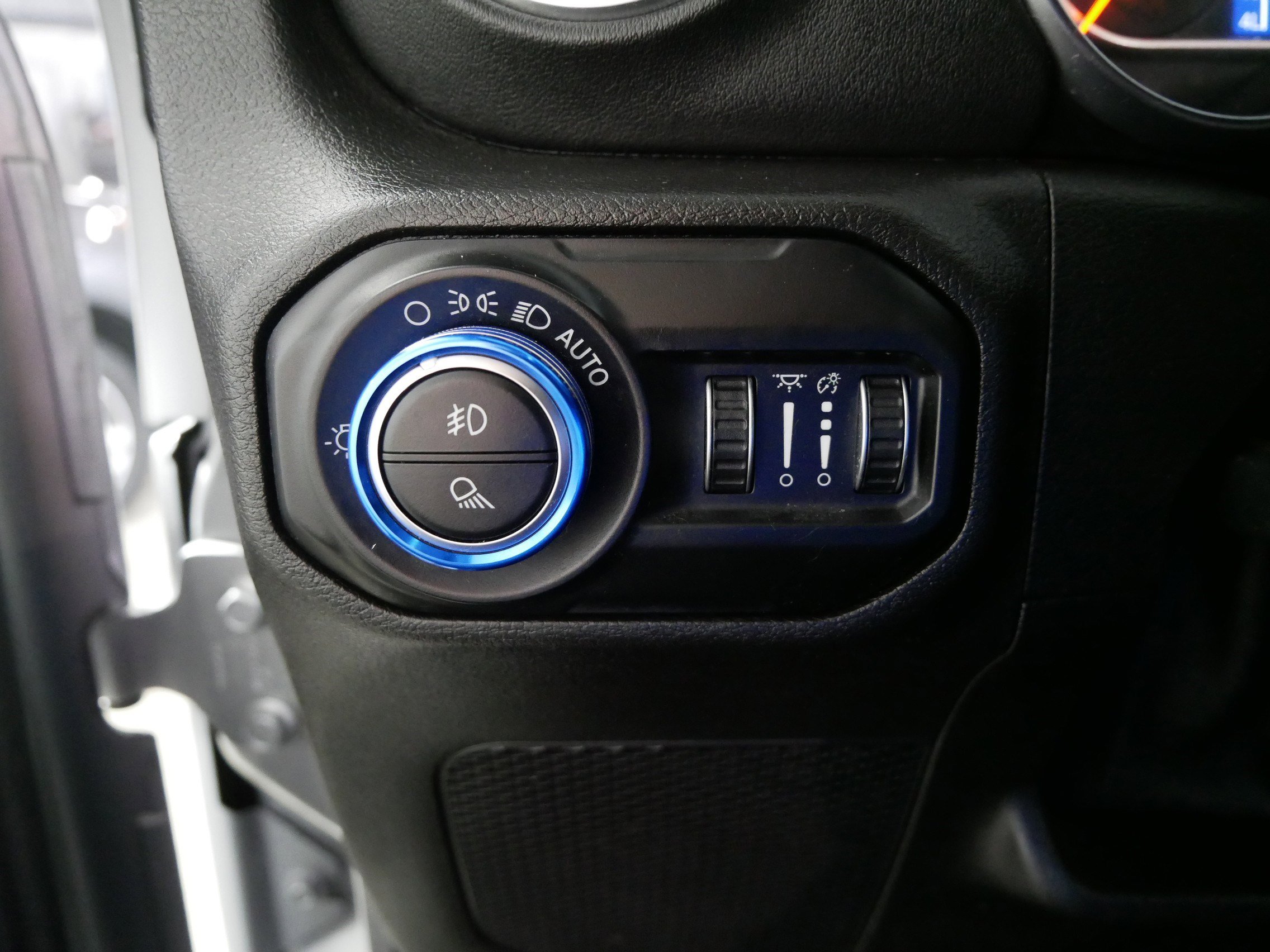 Used 2020 Jeep Gladiator Overland image 26