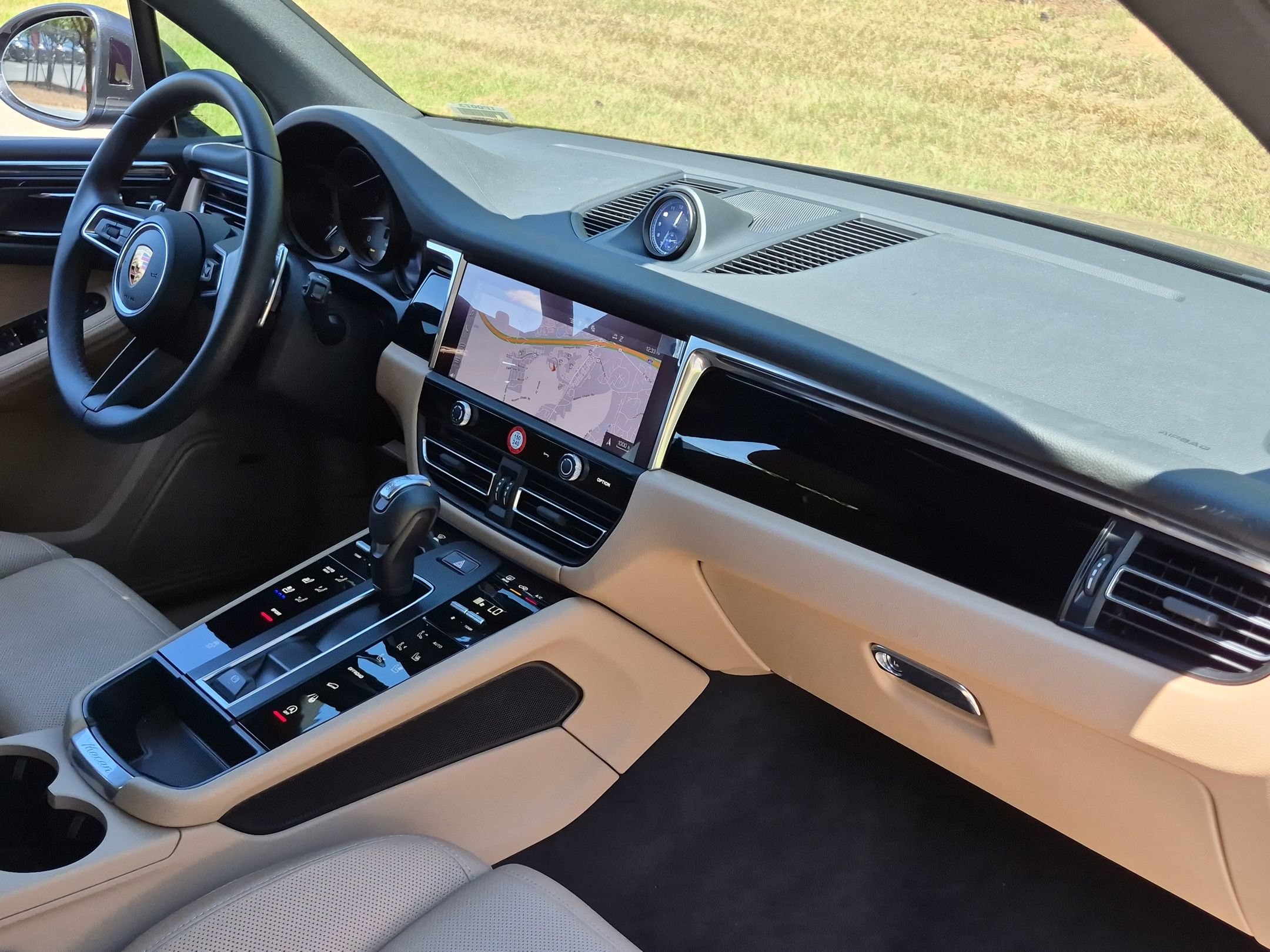 Certified 2026 Porsche Macan AWD/4WD image 21