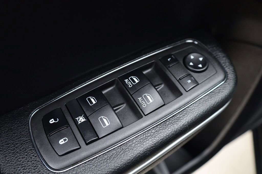 Used 2022 Dodge Charger SXT w/ Leather Interior Group image 36