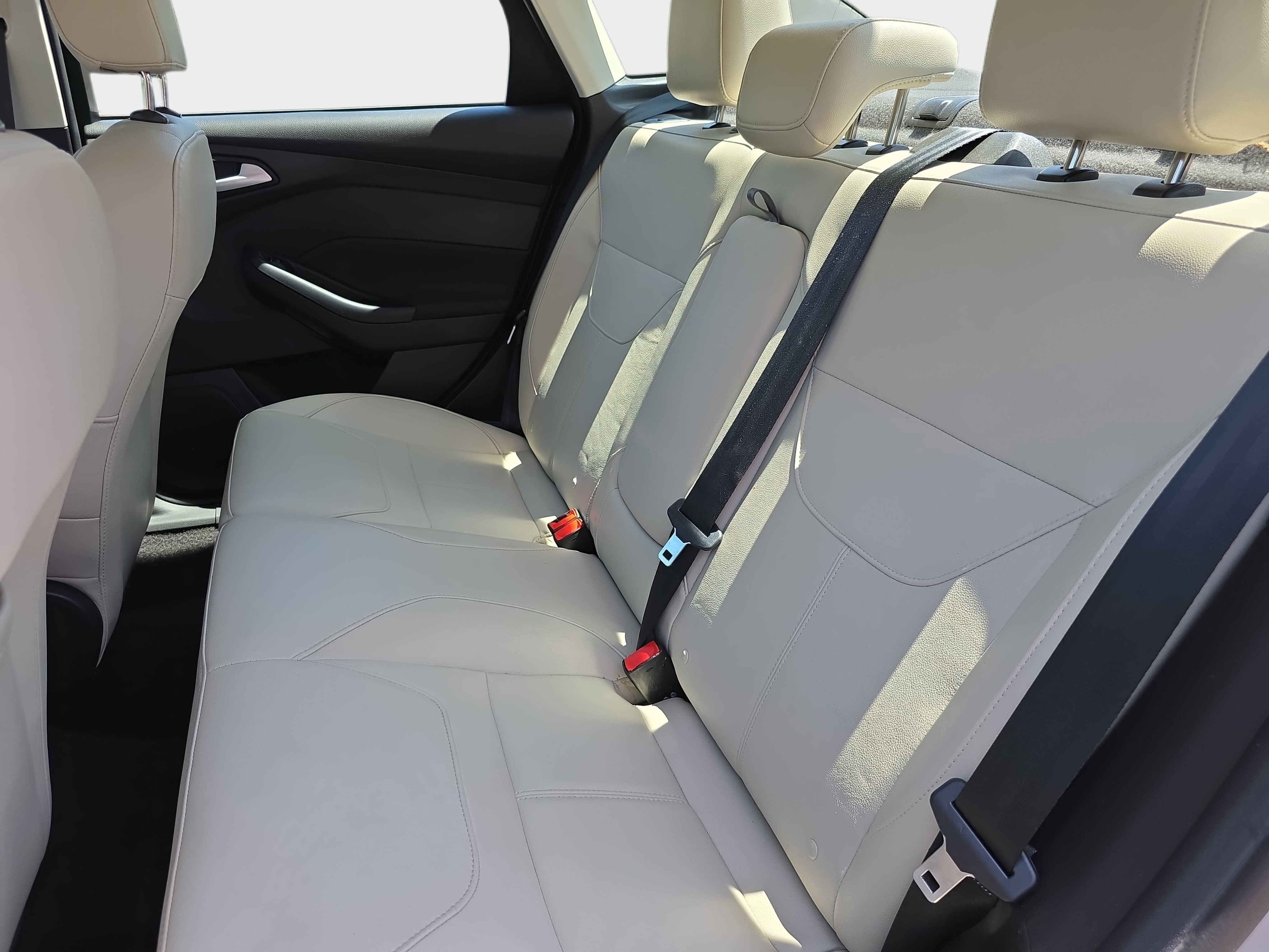 Used 2017 Ford Focus Titanium FWD image 13