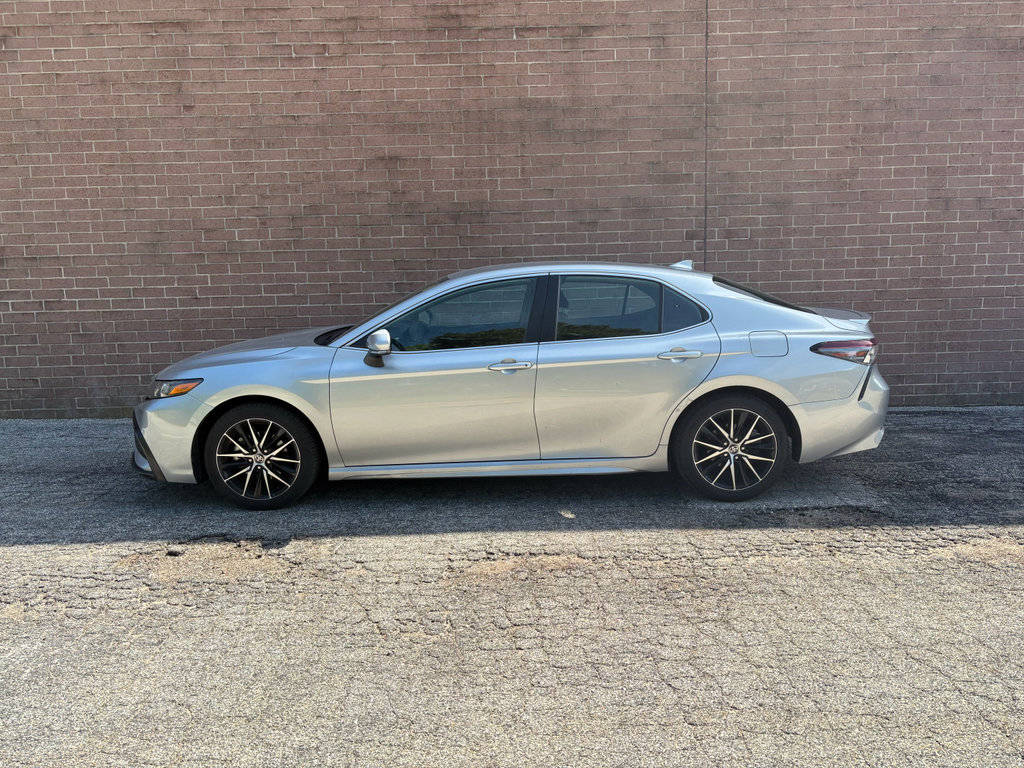 Used 2024 Toyota Camry SE FWD image 2