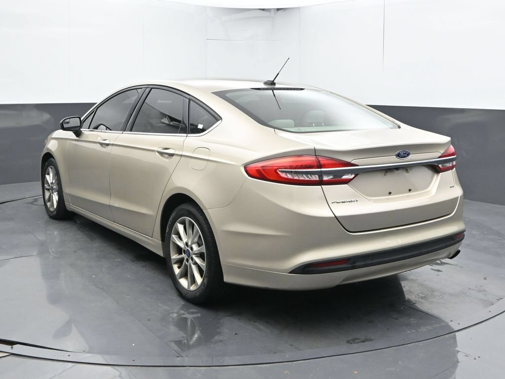 Used 2017 Ford Fusion SE FWD image 10