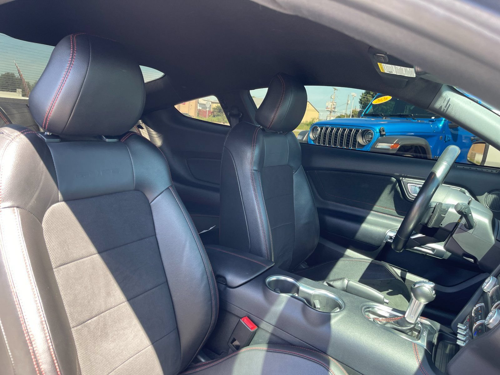 Used 2022 Ford Mustang GT Premium w/ GT Performance Package RWD image 18
