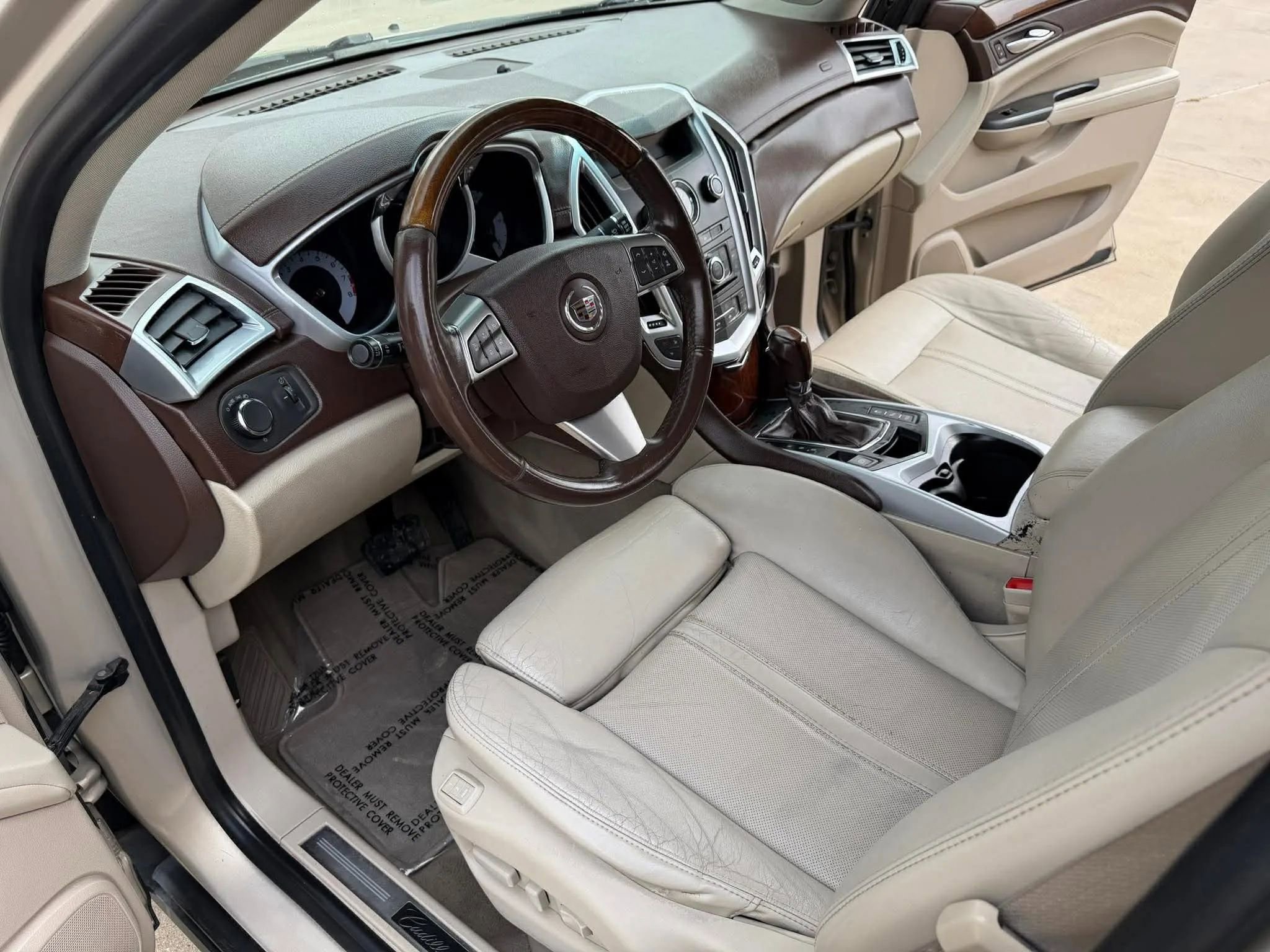 Used 2012 Cadillac SRX Luxury image 11