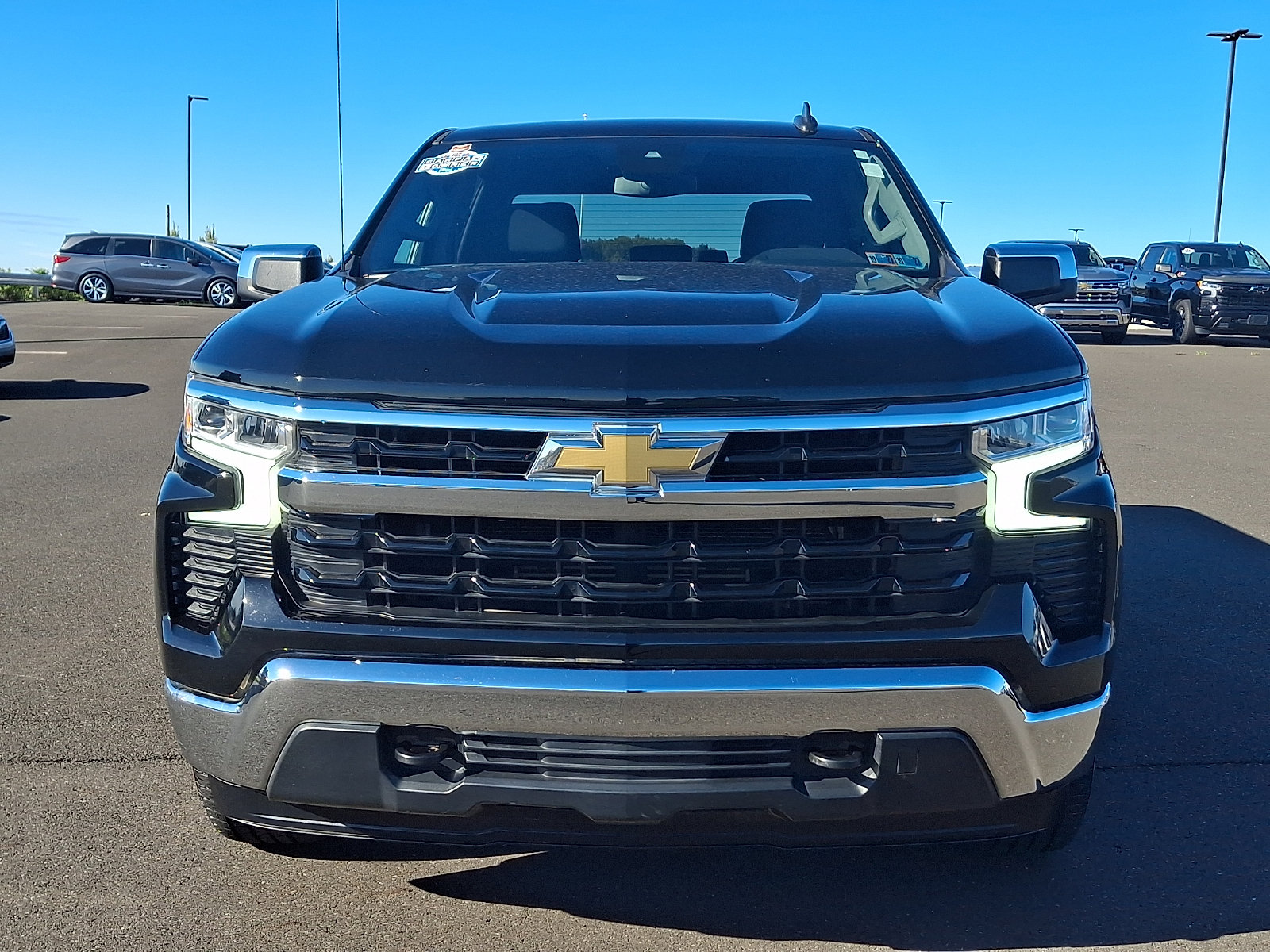 Used 2022 Chevrolet Silverado 1500 LT AWD/4WD image 2