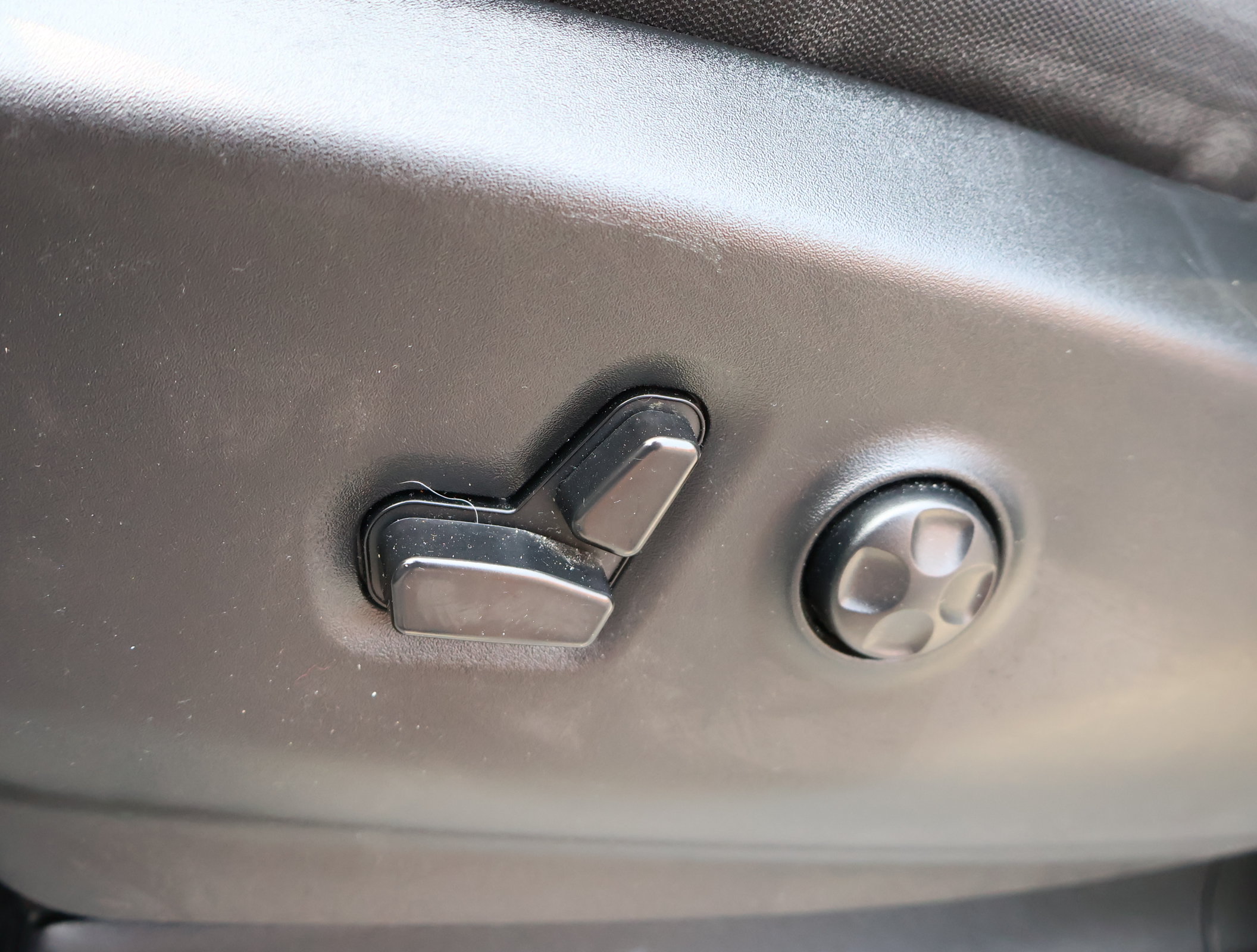 Used 2024 Chrysler Voyager LX FWD image 9