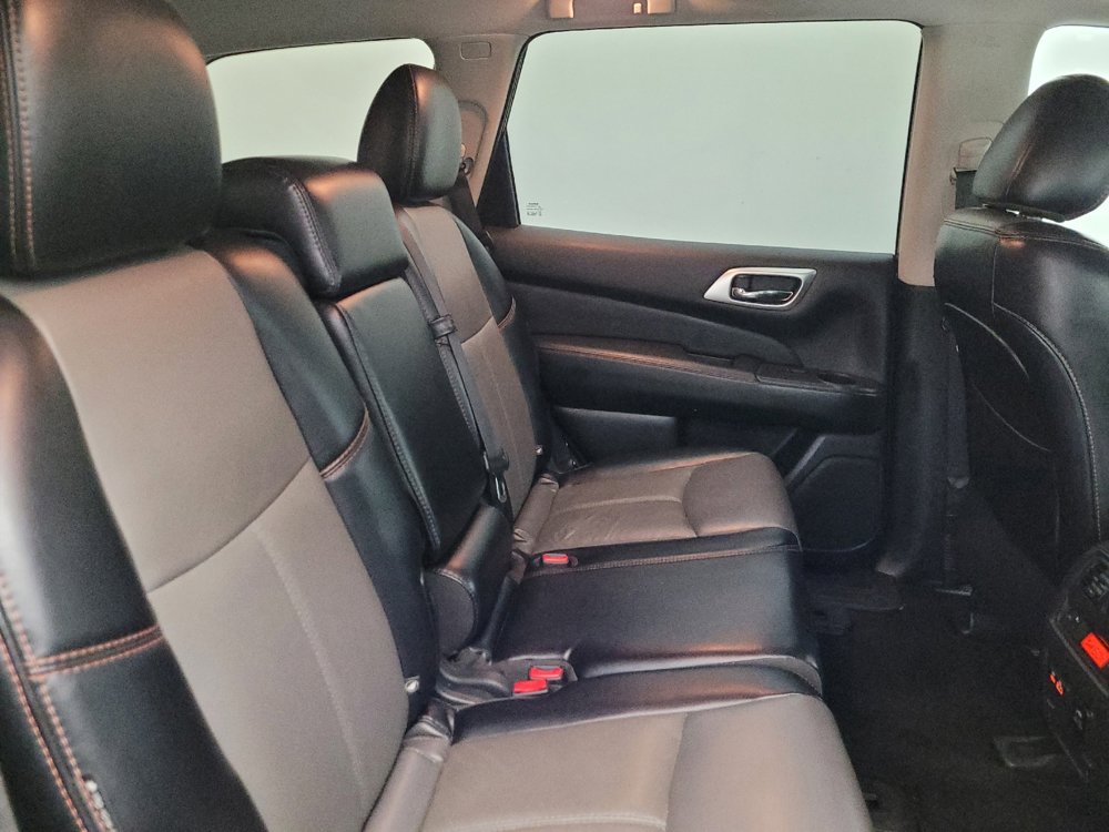 Used 2020 Nissan Pathfinder SL image 19