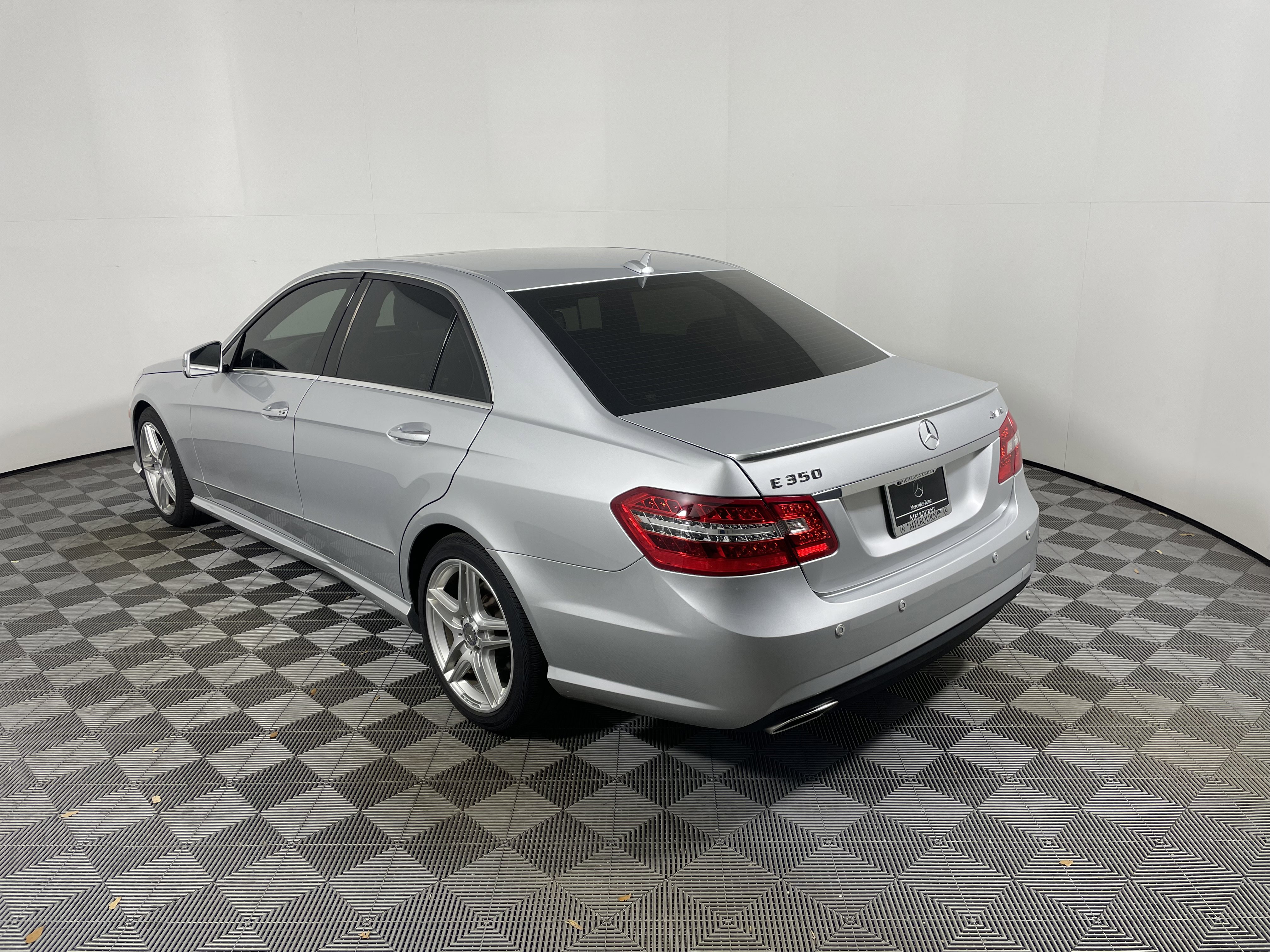 Used 2013 Mercedes-Benz E 350 4MATIC Sedan image 3