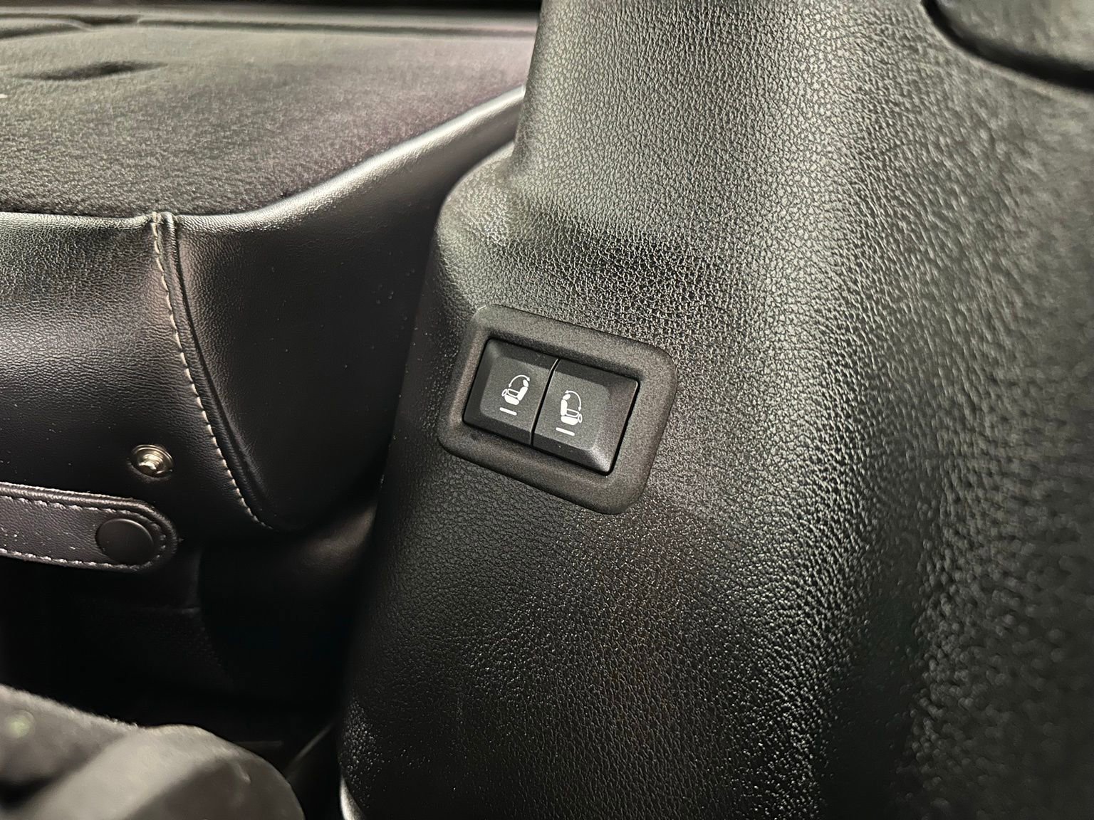 Used 2023 Jeep Wagoneer Series III w/ Preferred Equipment Group image 45