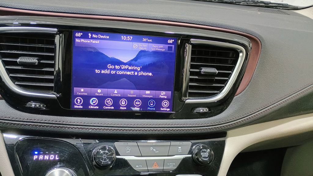 Used 2020 Chrysler Pacifica Limited image 18