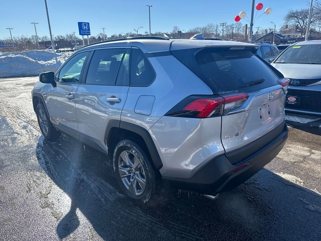 Used 2025 Toyota RAV4 XLE image 5