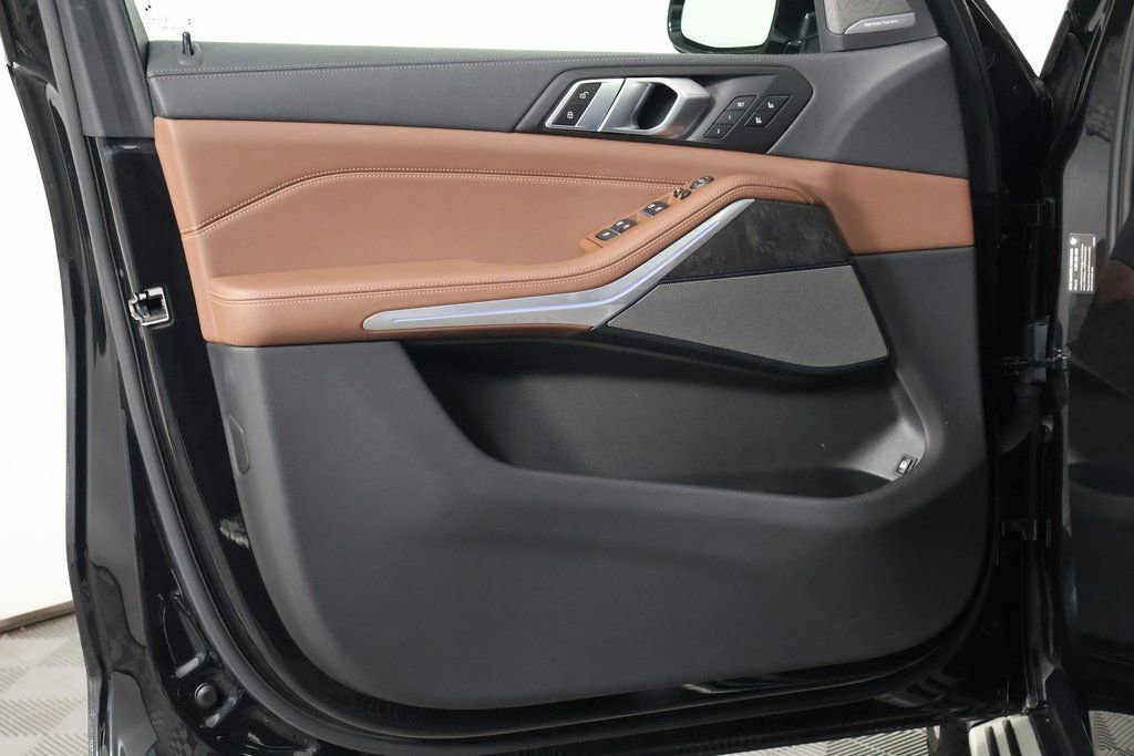 Used 2023 BMW X5 xDrive45e w/ Executive Package image 12