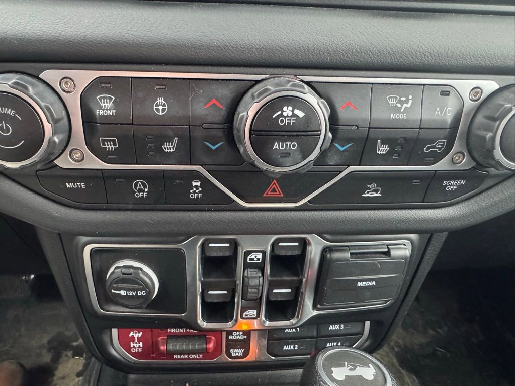 Used 2024 Jeep Wrangler Unlimited Rubicon w/ Technology Group image 7