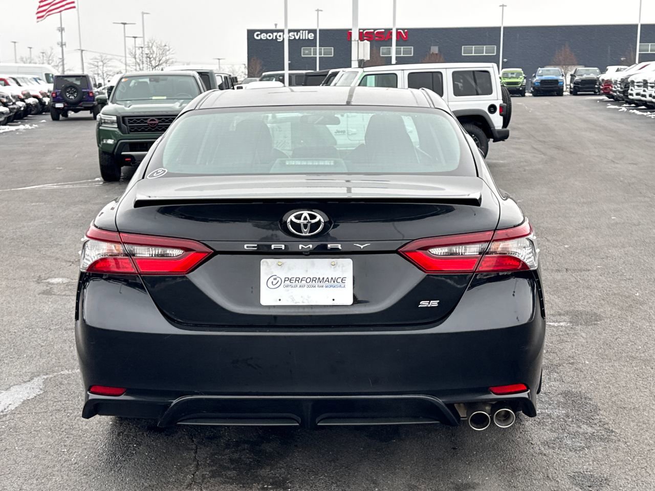 Used 2023 Toyota Camry SE image 4