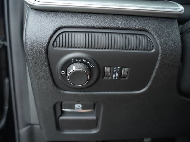 New 2026 Jeep Grand Wagoneer Limited AWD/4WD image 34