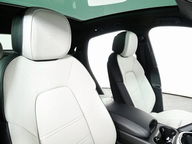 New 2026 Porsche Cayenne Coupe image 25