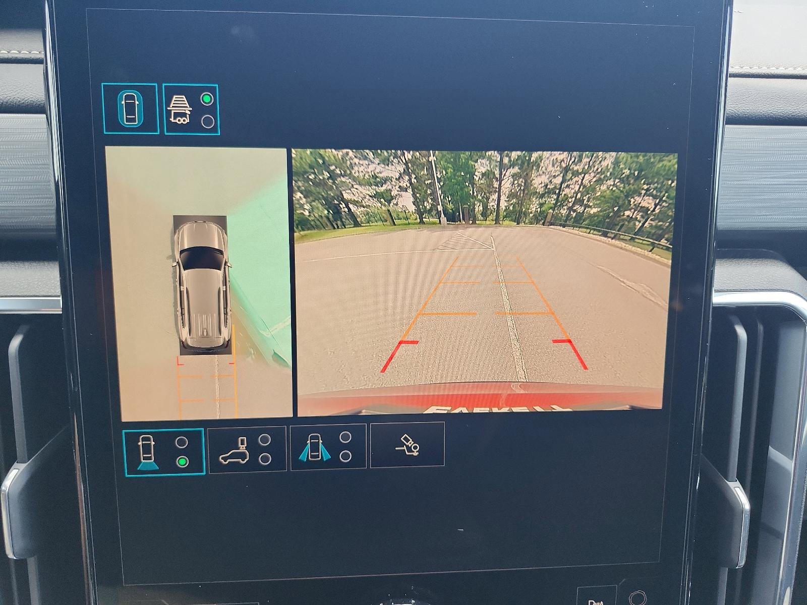 New 2025 GMC Acadia Elevation image 13