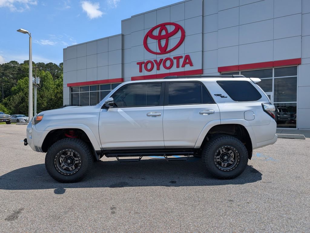 Used 2020 Toyota 4Runner TRD Off-Road Premium w/ Moonroof Package AWD/4WD image 2
