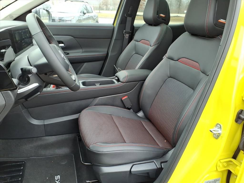 New 2026 Nissan Kicks SR w/ SR Premium Package image 13