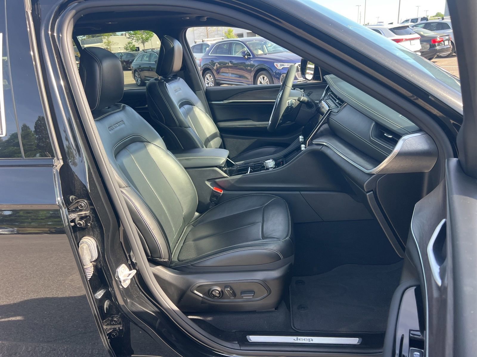 Used 2022 Jeep Grand Cherokee Overland w/ MOPAR Finishing Package image 45