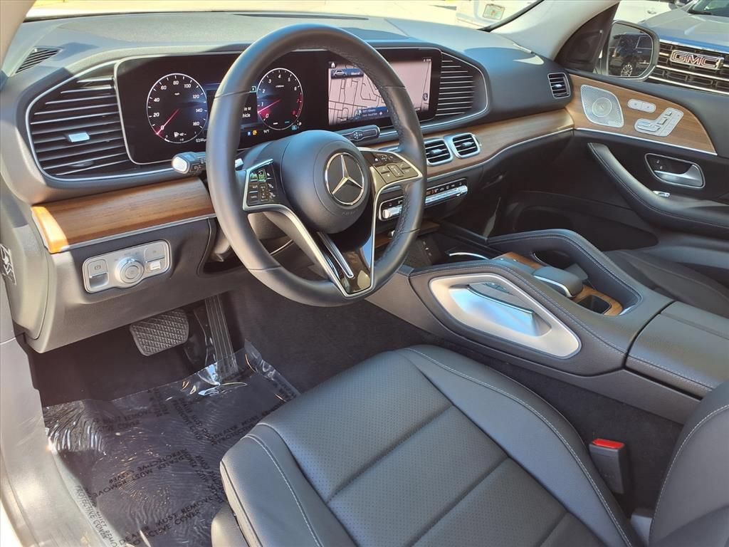 Used 2025 Mercedes-Benz GLE 350 4MATIC w/ Winter Package image 19