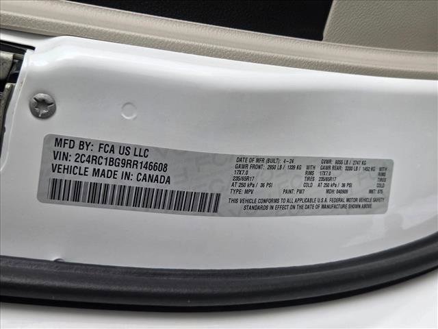 Used 2024 Chrysler Pacifica Touring-L image 23