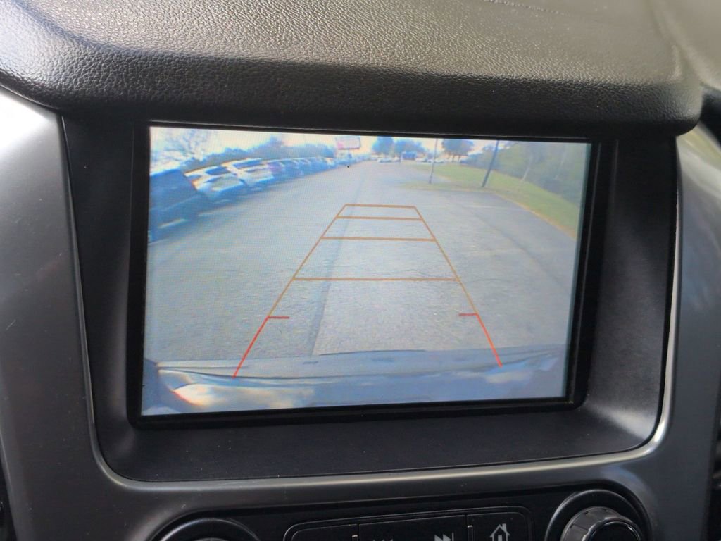 Used 2018 Chevrolet Suburban LT image 6