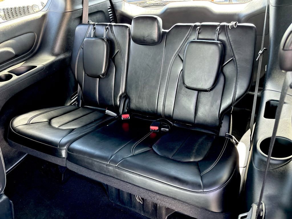 Used 2025 Chrysler Pacifica Select image 24
