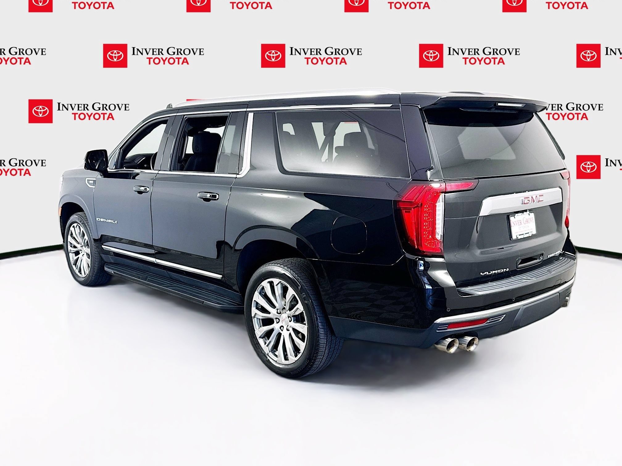 Used 2023 GMC Yukon XL Denali w/ Max Trailering Package AWD/4WD image 7