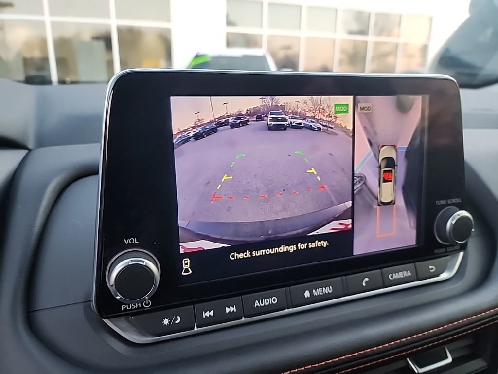 Used 2025 Nissan Rogue SV image 8