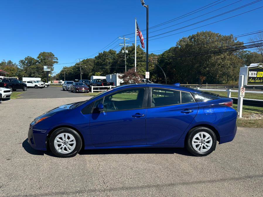 Used 2016 Toyota Prius Two image 3