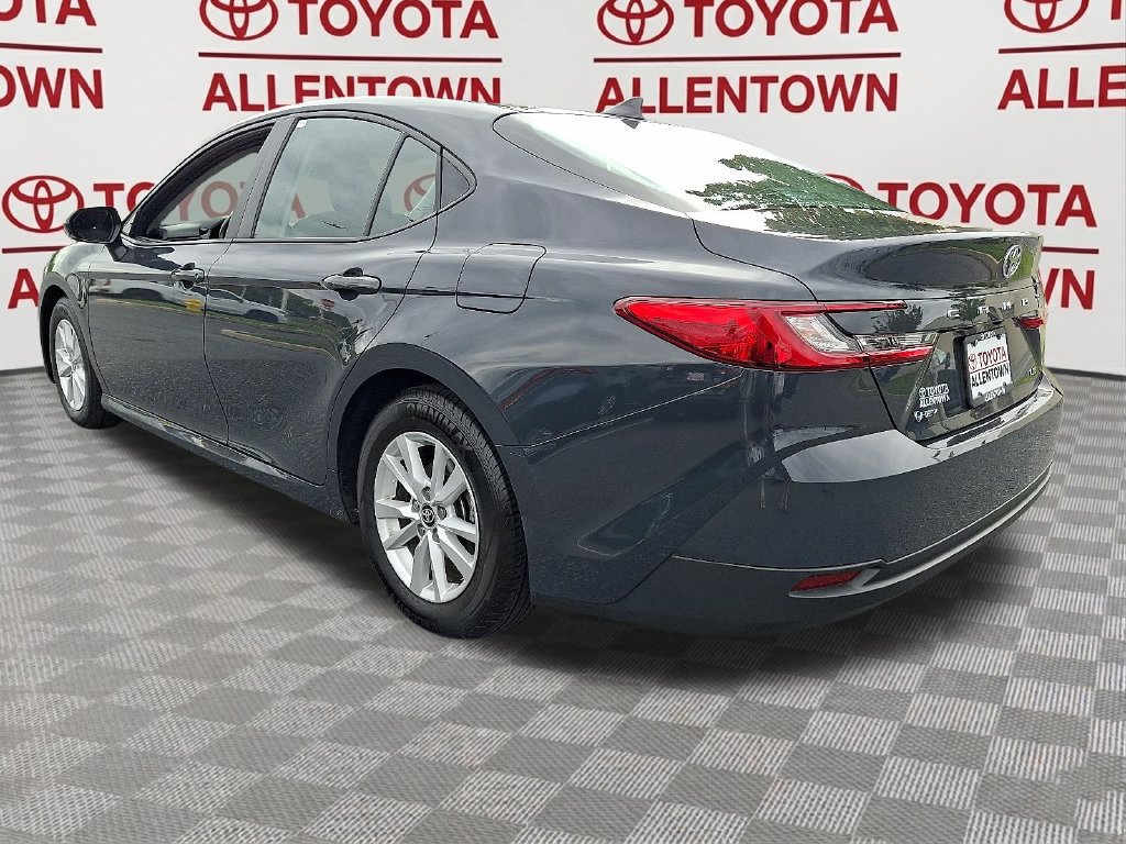 Used 2025 Toyota Camry LE FWD image 5