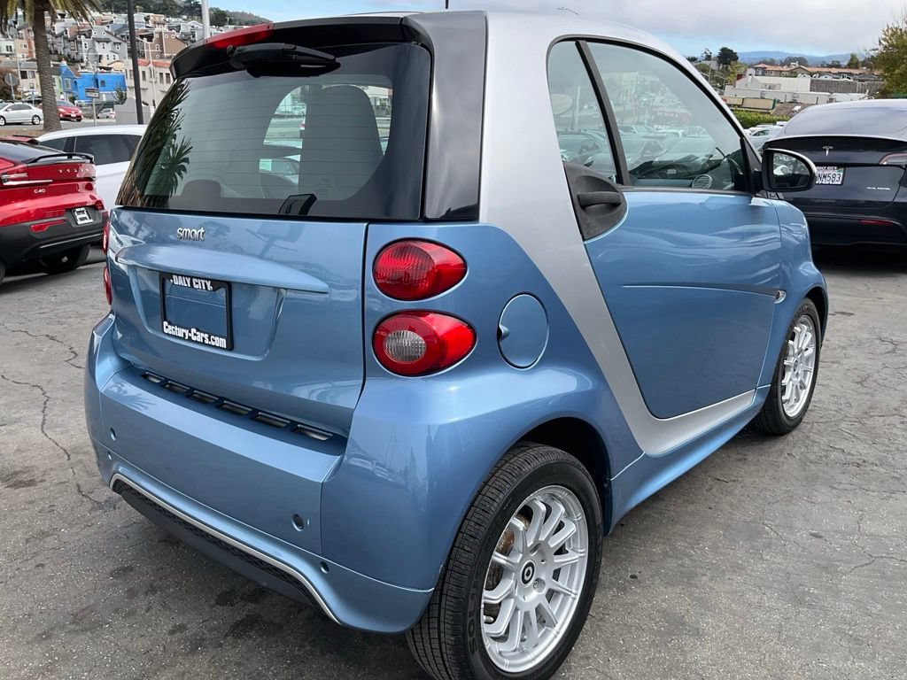 Used 2013 smart fortwo passion RWD image 51