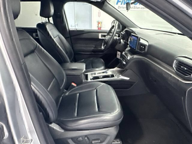 Used 2020 Ford Explorer XLT w/ Equipment Group 202A RWD image 22