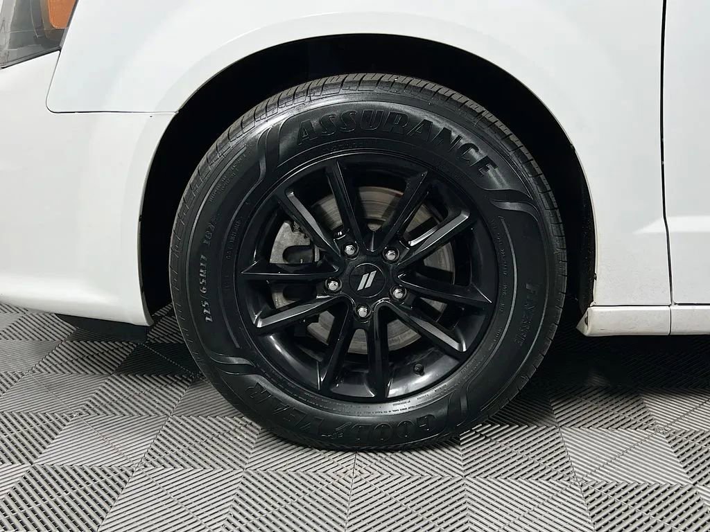 Used 2019 Dodge Grand Caravan GT image 32