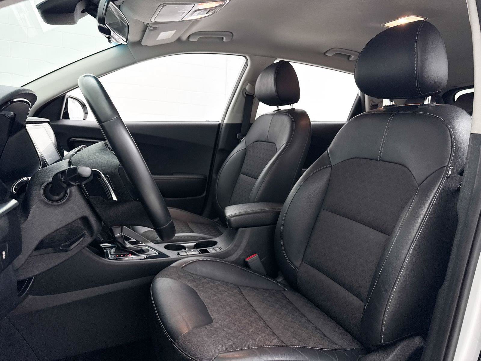 Used 2020 Kia Niro EX FWD image 17