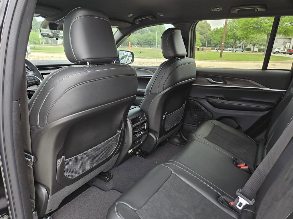 New 2026 Jeep Grand Cherokee Altitude RWD image 31