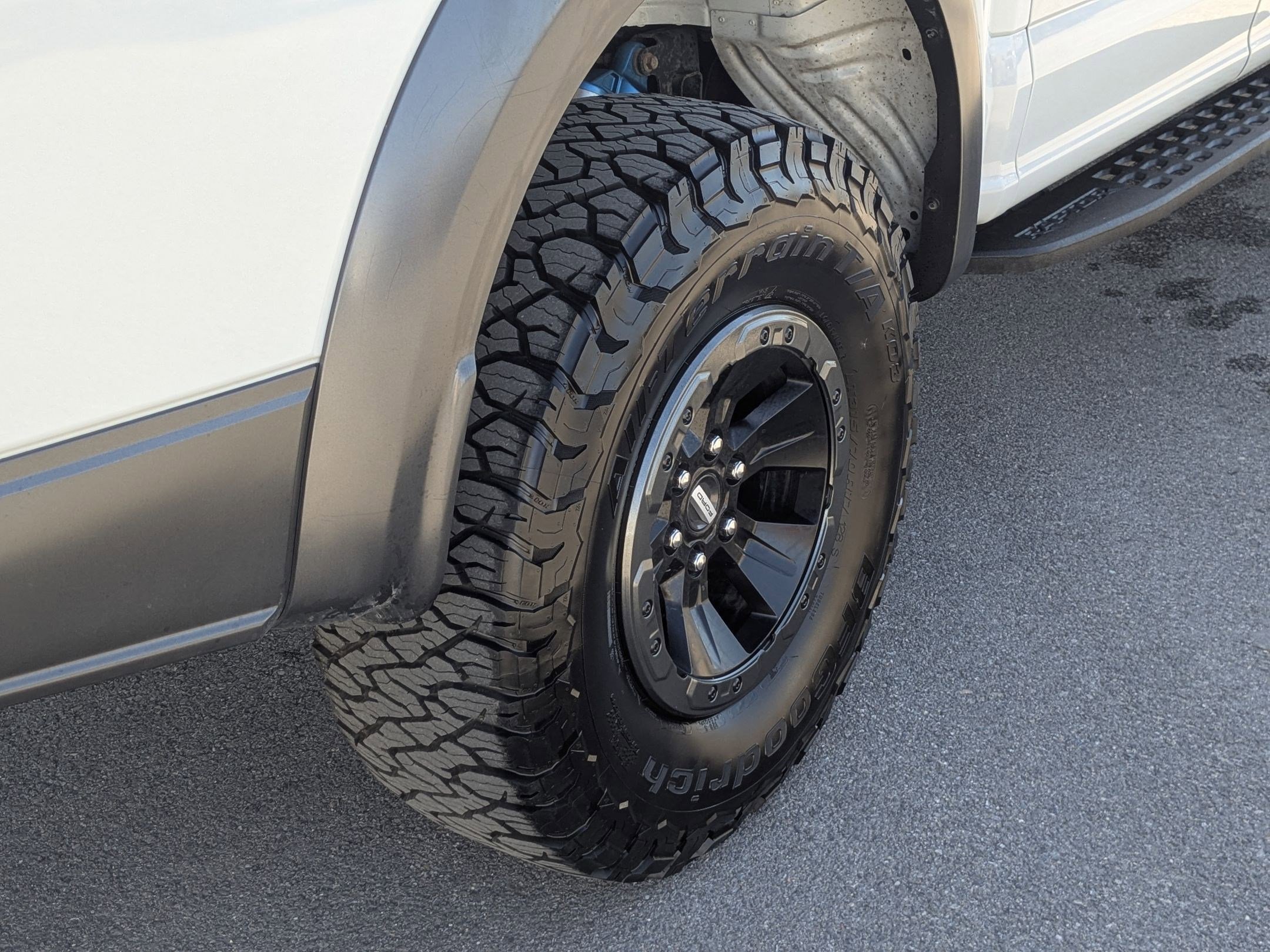 Used 2017 Ford F150 Raptor w/ Equipment Group 802A Luxury image 12