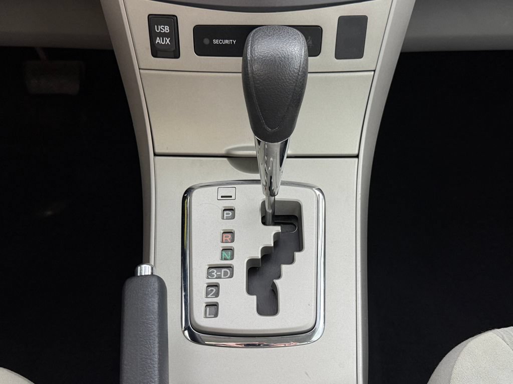 Used 2012 Toyota Corolla LE FWD image 17