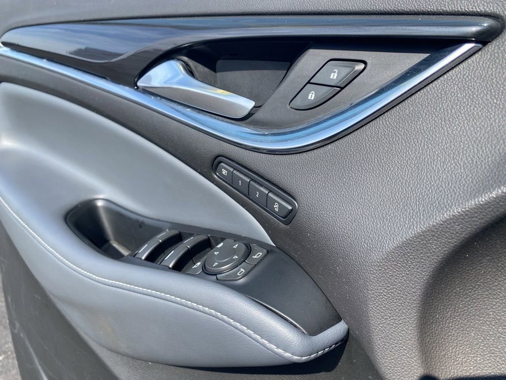 Used 2024 Buick Enclave Premium image 19