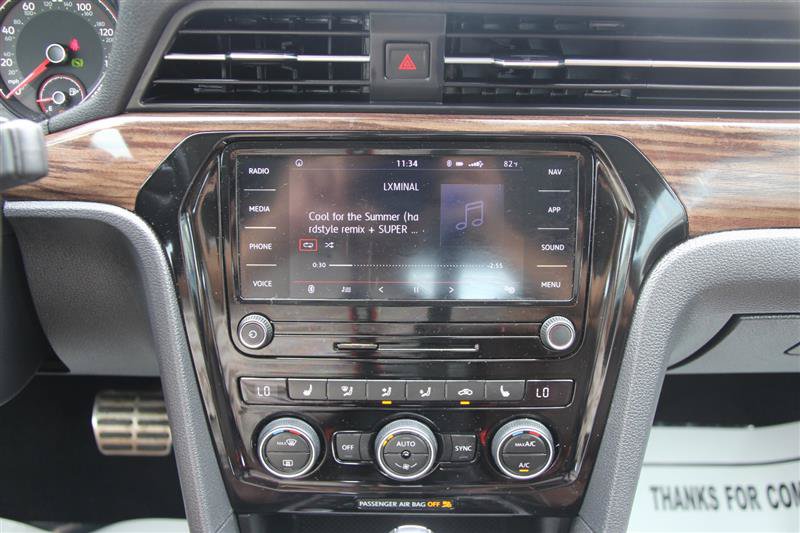 Used 2022 Volkswagen Passat 2.0T FWD image 33
