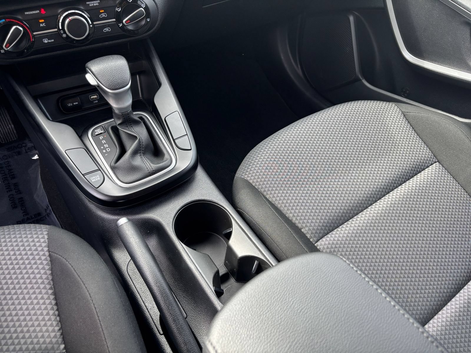 Used 2025 Kia Soul LX w/ LX Technology Package FWD image 40