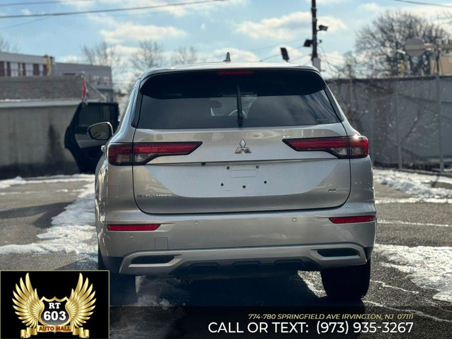 Used 2024 Mitsubishi Outlander AWD image 5