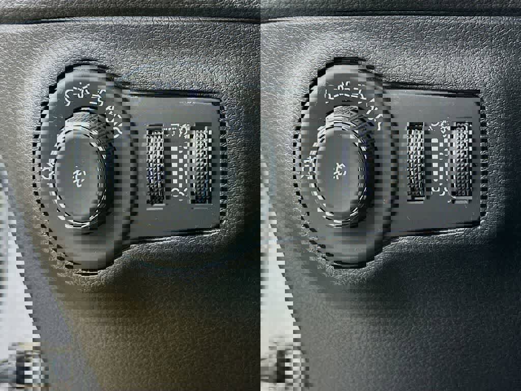 Used 2020 Jeep Compass Limited image 27