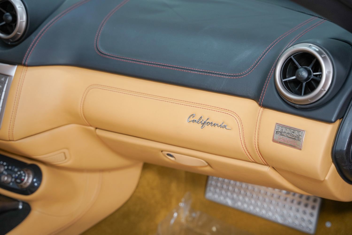 Used 2012 Ferrari California image 29